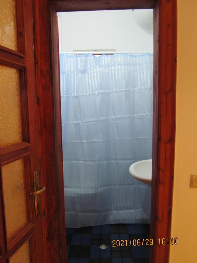 Private Apartment At Guest House Hektor & Aferdita Vlorë Extérieur photo