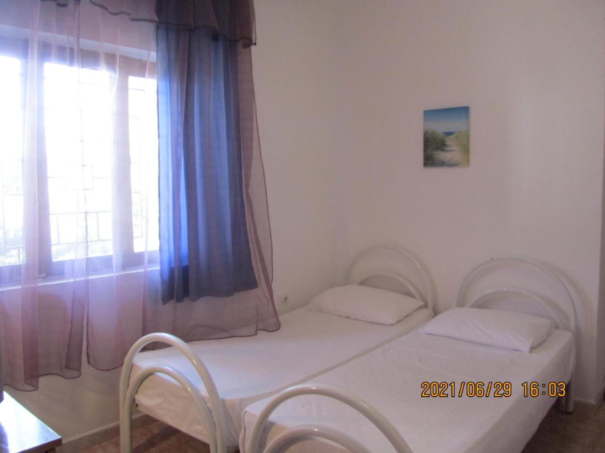 Private Apartment At Guest House Hektor & Aferdita Vlorë Extérieur photo