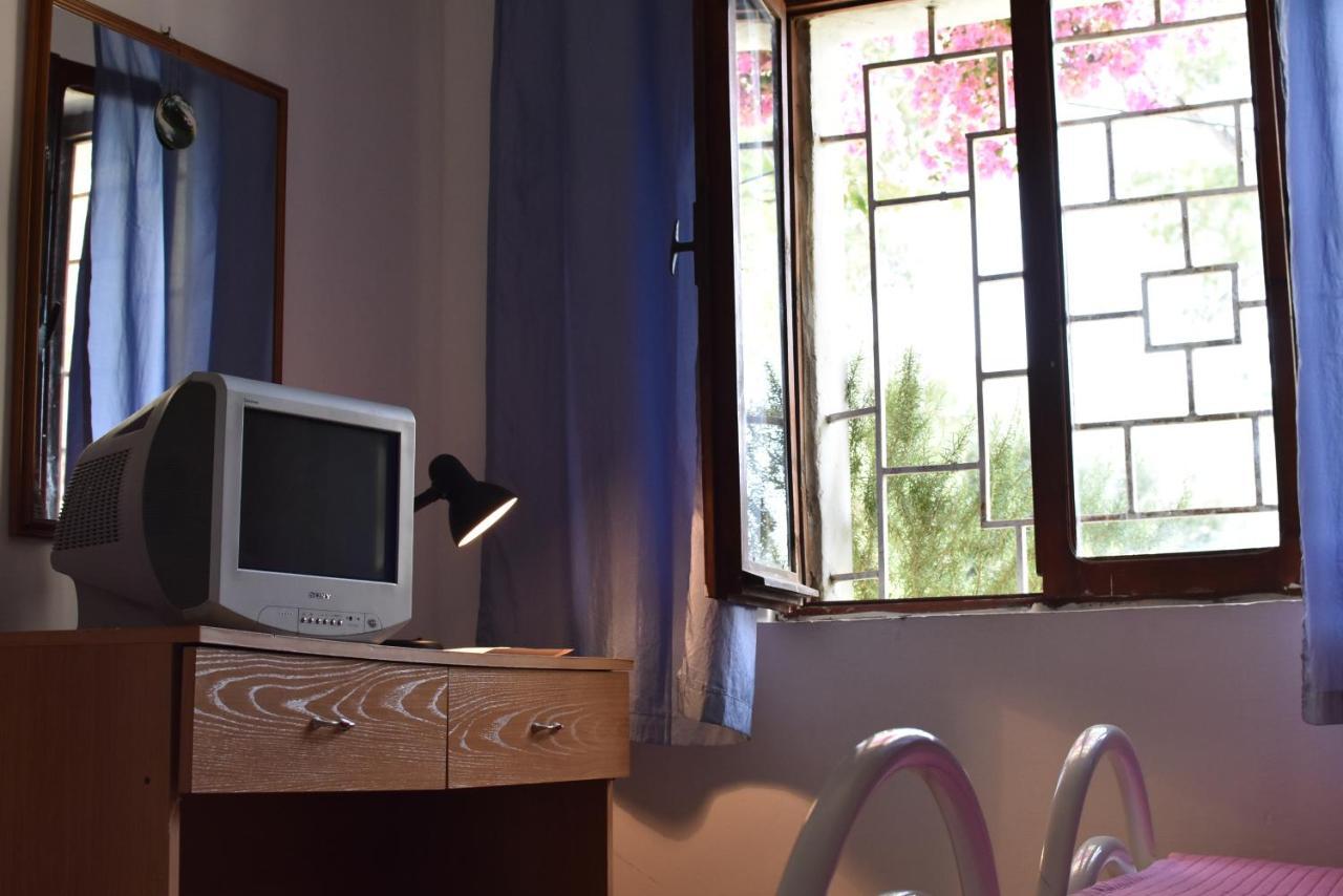 Private Apartment At Guest House Hektor & Aferdita Vlorë Extérieur photo